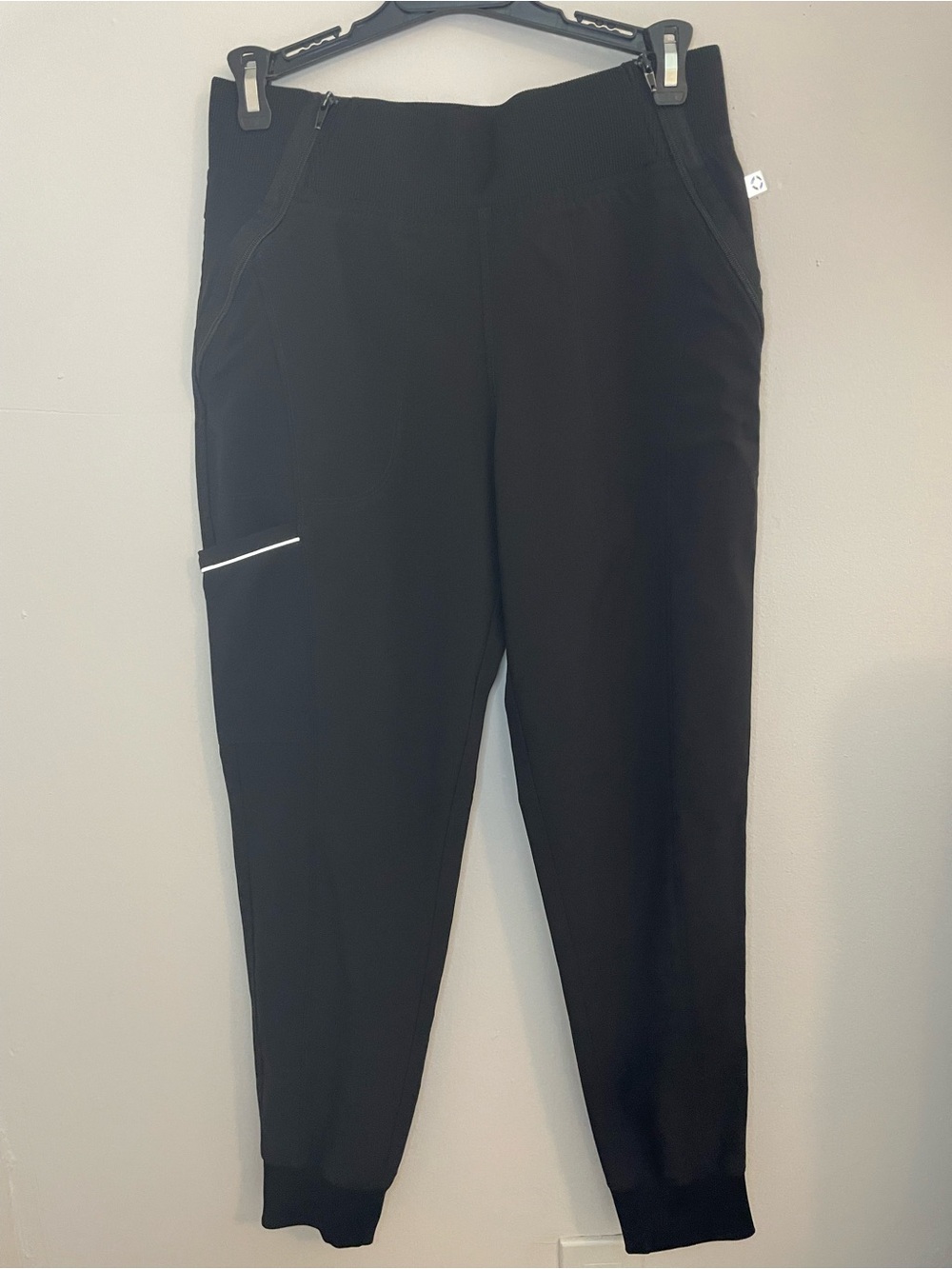 Women’s Black Jogger Sweatpants with Zip Pockets